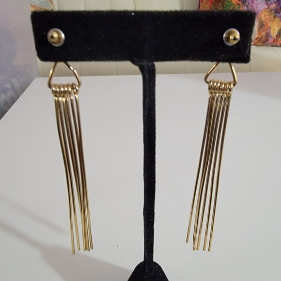 ❤️Long Metal Tassel Gold Tone Pierced Earrings NWT Retail $24 ❤️ - Picture 11 of 12